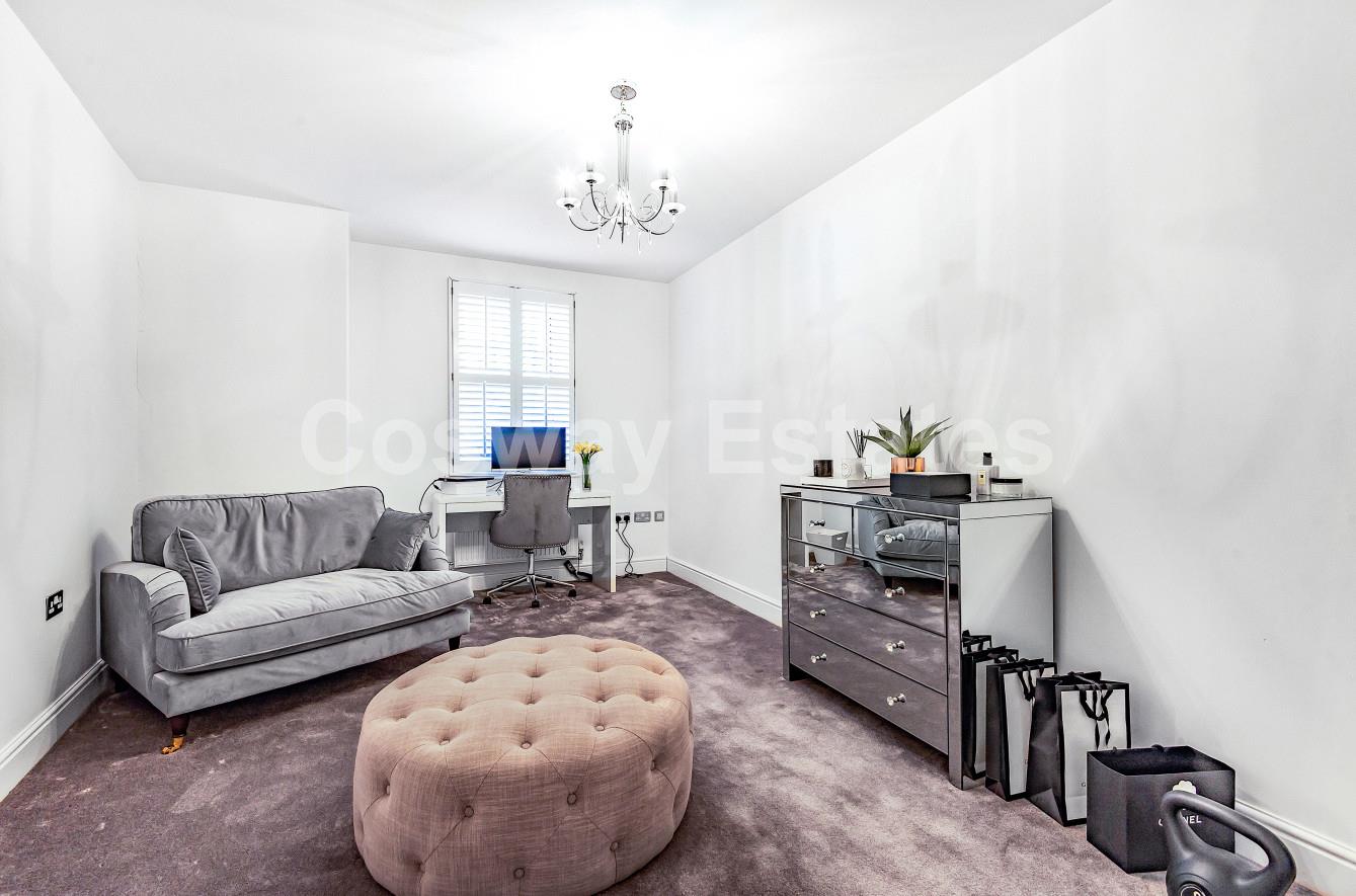 Randolph Court, Mill Hill, NW7, London